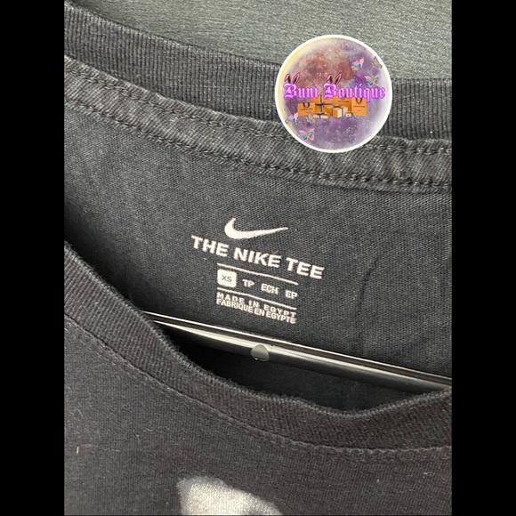 ❌SOLD❌Nike graphic crop top - Picture 3 of 5